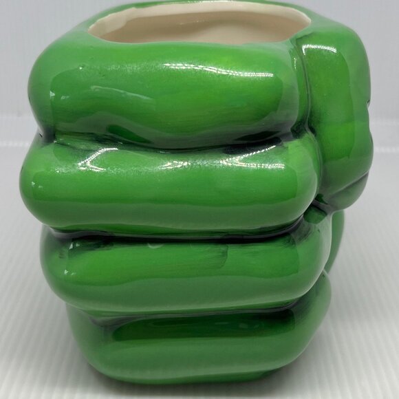 Silver Buffalo Marvel's The Hulk Hand 3D Sculpted Ceramic Mug, 20-Ounces - Picture 3 of 6